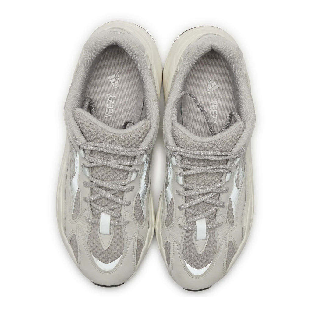 Preloved - Adidas Yeezy Boost 700 V2 Static Sneakers